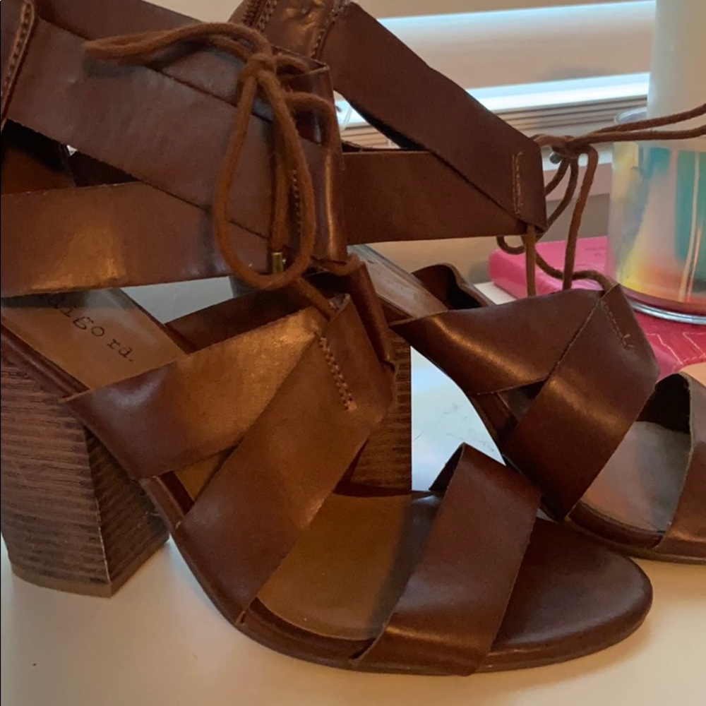 Sandal high heels